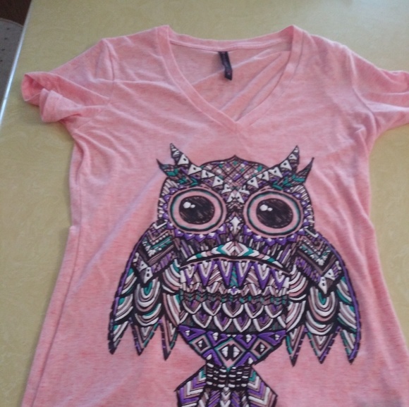 Hybrid appreal Tops - V-neck Owl Top